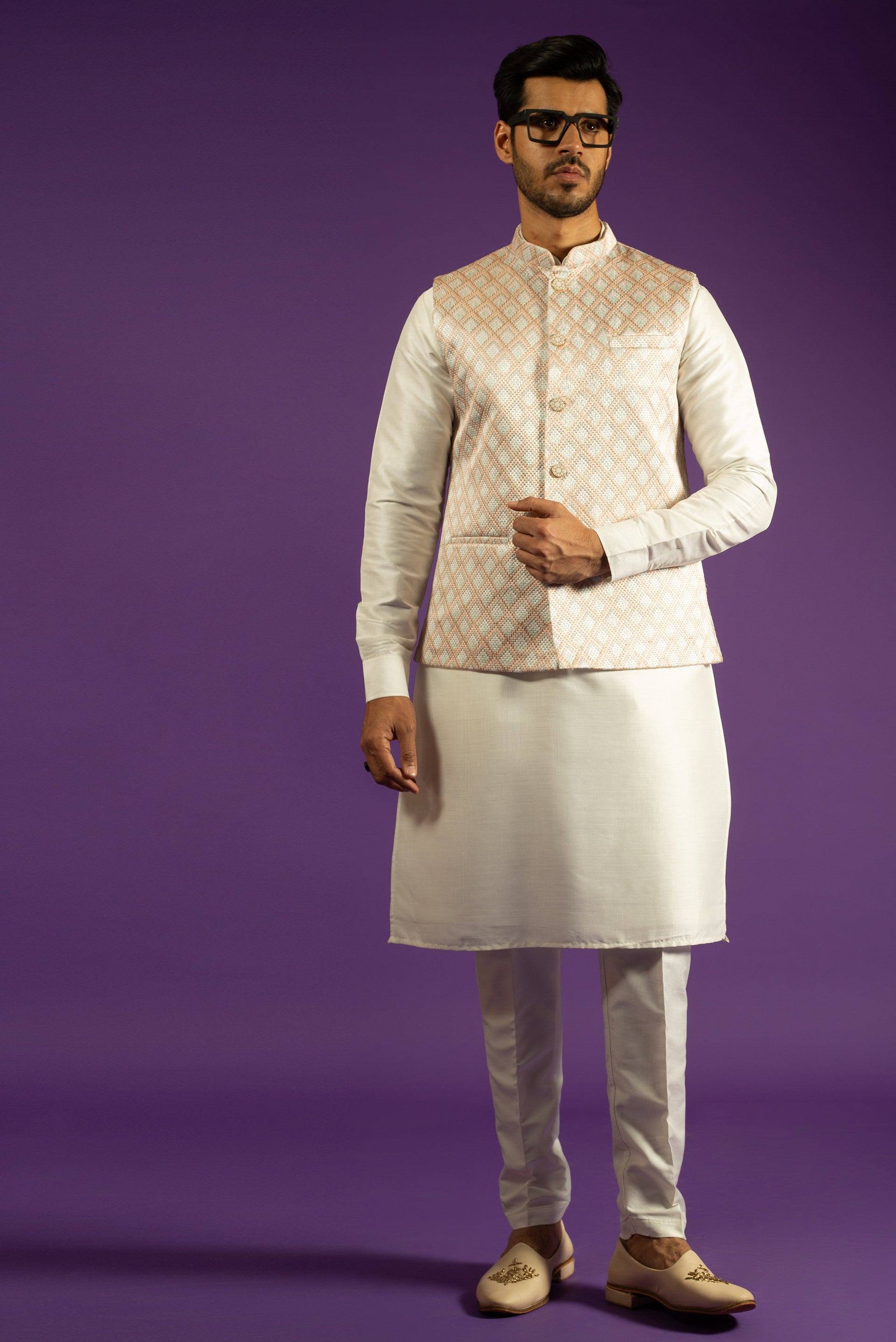 WHITE SILK KURTA JACKET SET WITH RESHAM EMBROIDERY