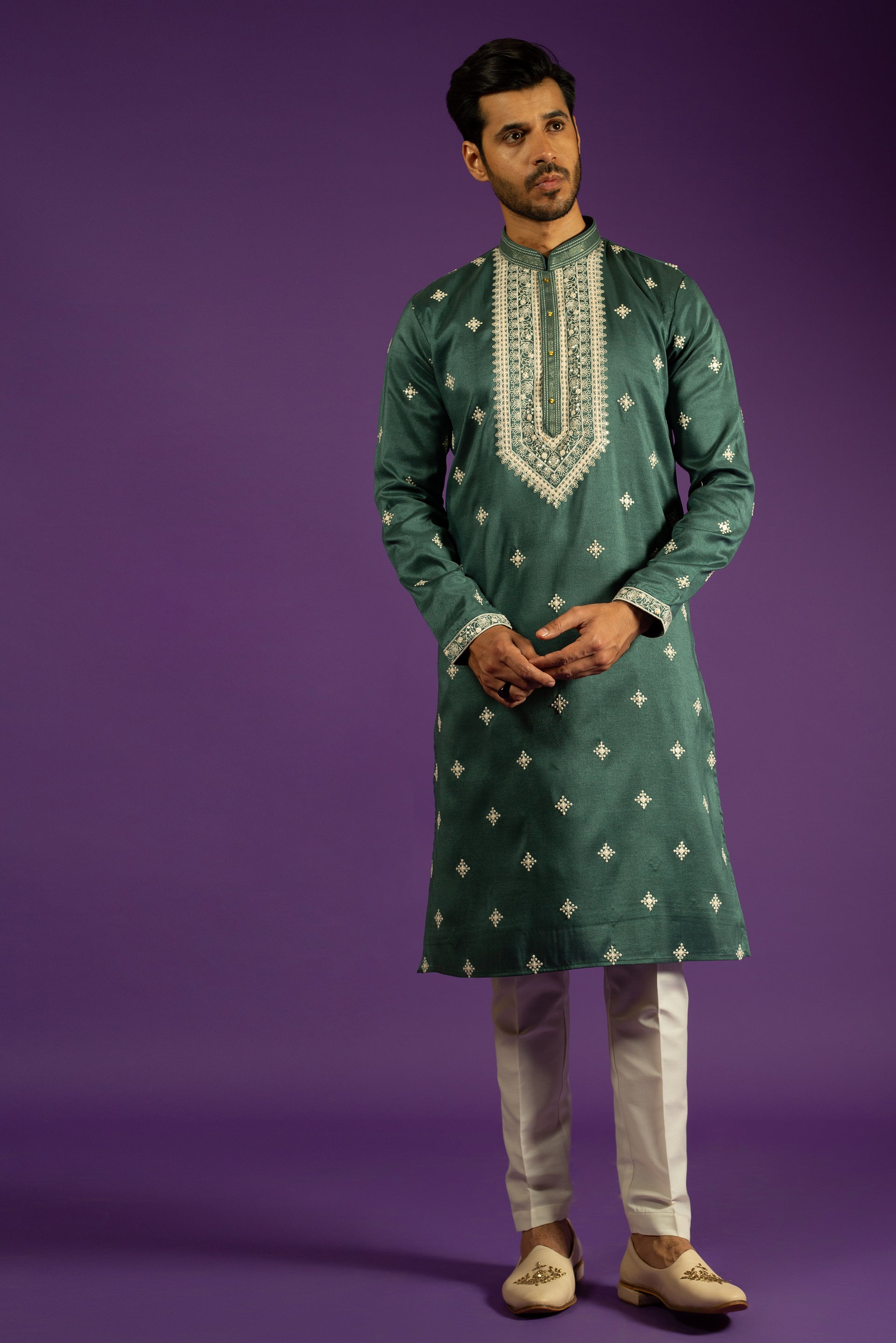 GREEN SILK KURTA SET WITH THREAD & SEQUINS EMBROIDERY
