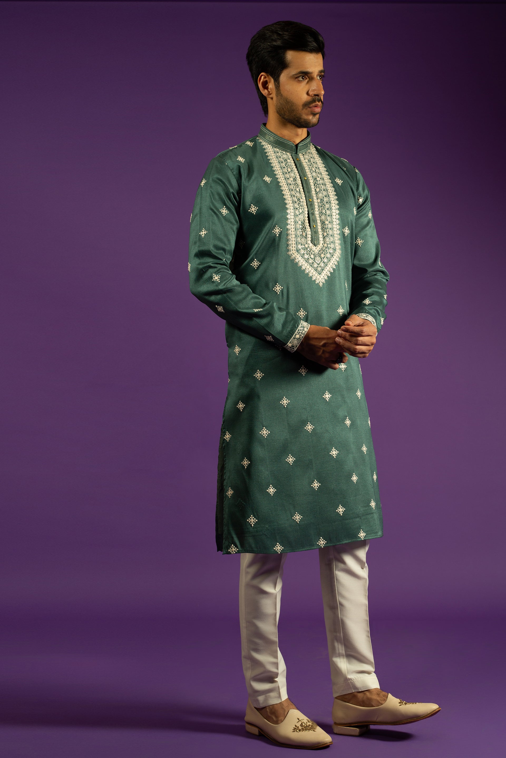 GREEN SILK KURTA SET WITH THREAD & SEQUINS EMBROIDERY