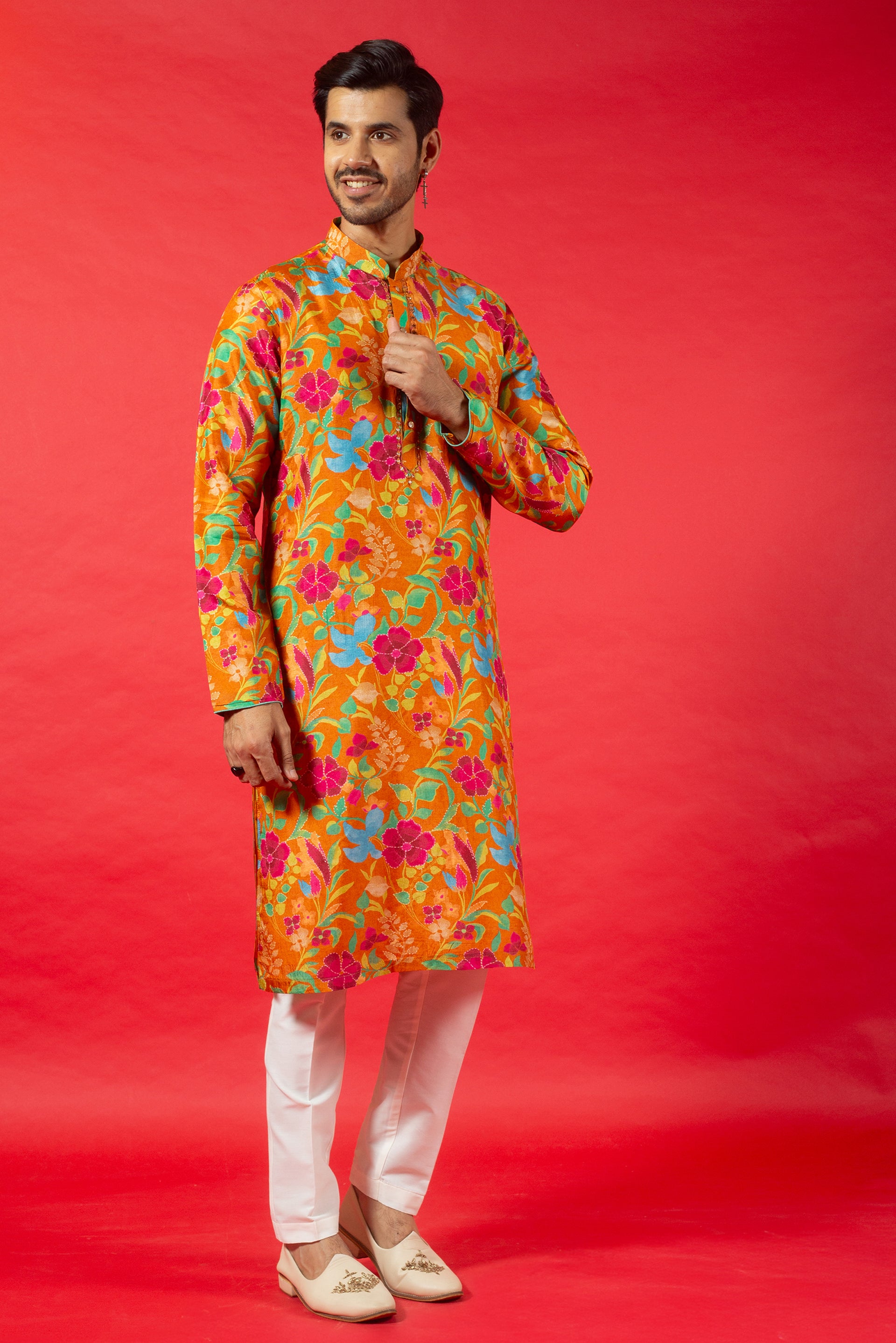 ORANGE PRINTED SILK KURTA SET WITH MIRROR EMBROIDERY