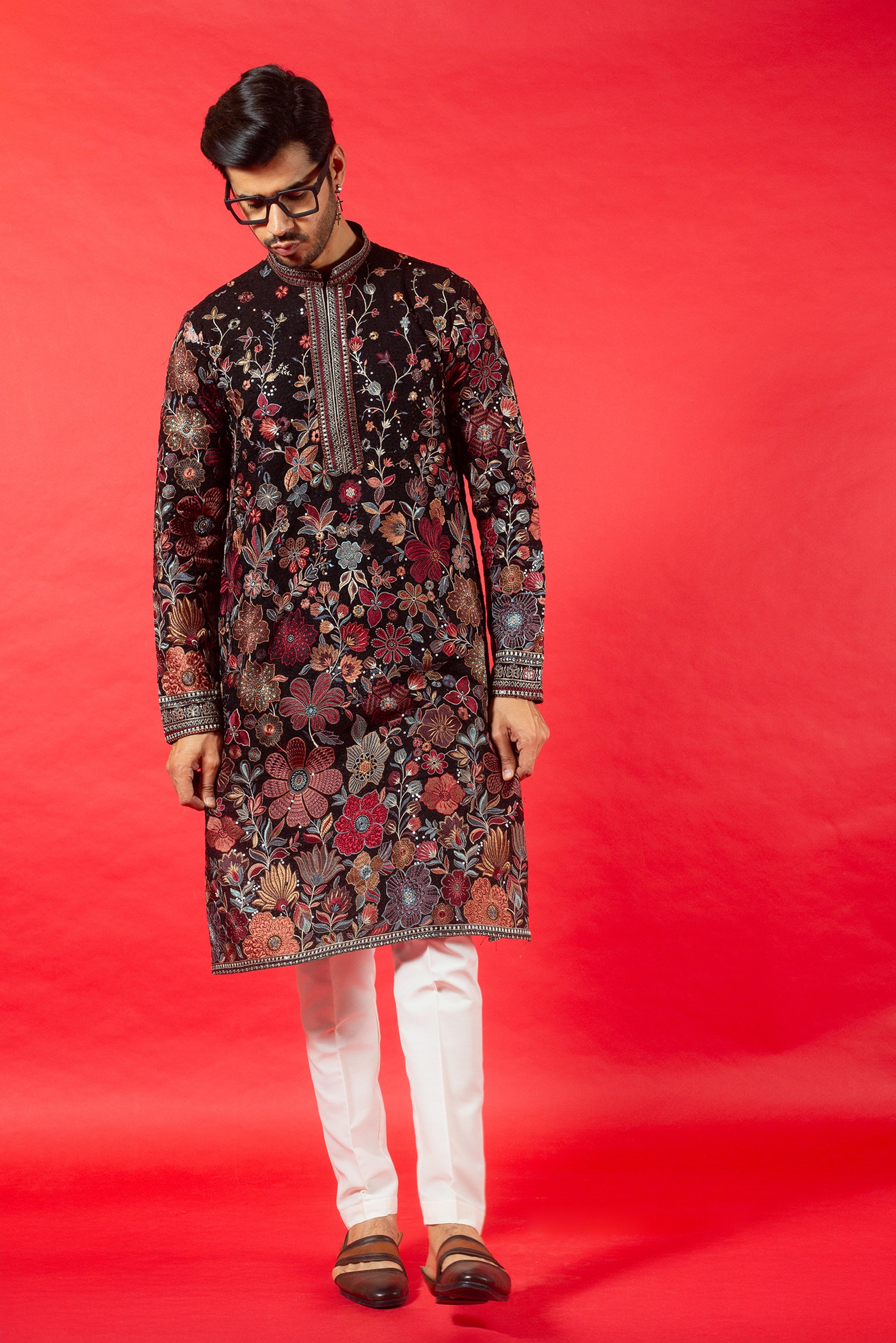 BLACK GEORGETTE SILK KURTA SET WITH RESHAM & SEQUINS EMBROIDERY